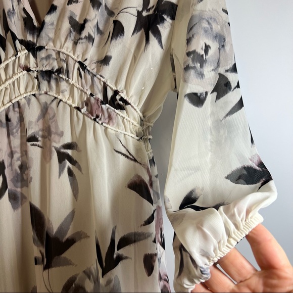 Taylor Sand True Blush V Neck Ruffle Hem Midi Dress Gathered Waist SZ 2 - Picture 4 of 13